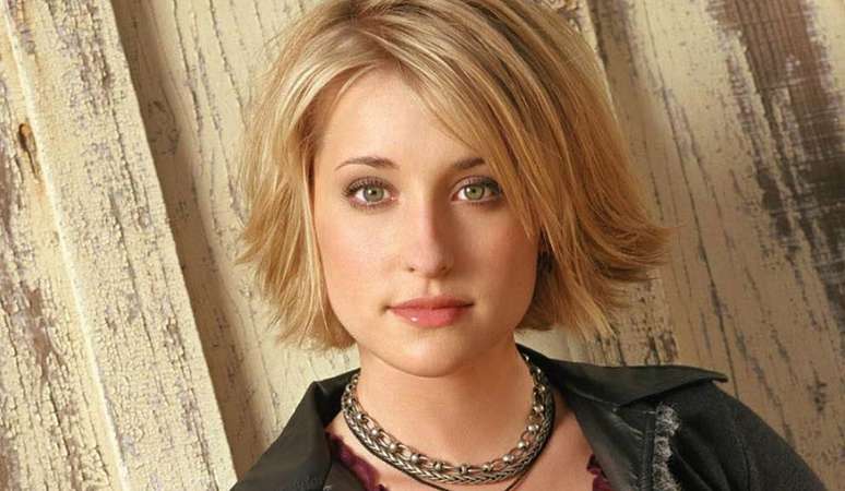 Allison Mack foi presa por seu envolvimento no escândalo de tráfico sexual da seita secreta NXIVM.
