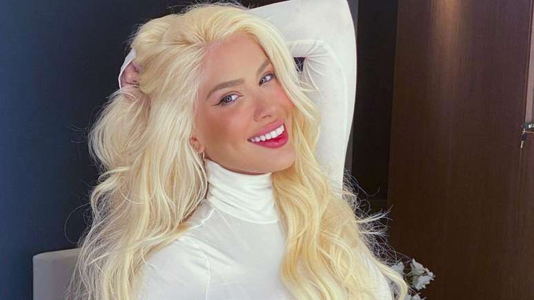 Karoline Lima entertains fans by revealing pre-fame photos: ‘Wow how ugly she was’
