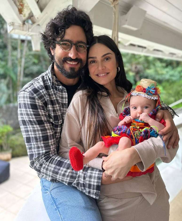 Filha de dois meses de Thaila Ayala e Renato Góes passa por cirurgia: ‘Tem um novo coração’
