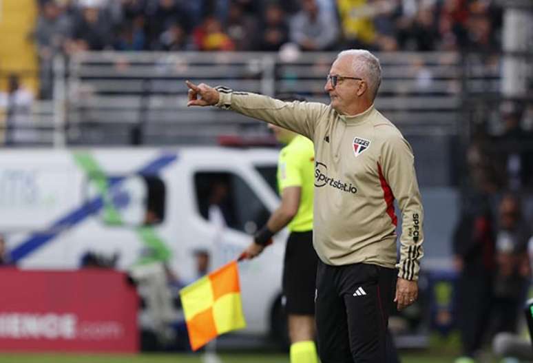 Dorival Júnior poupa titulares de olho na Copa do Brasil –