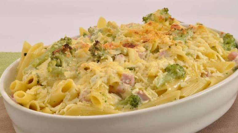 Penne with grated broccoli