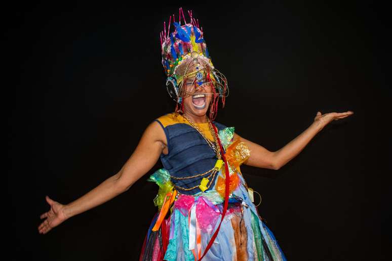 Espet&aacute;culo traz a po&eacute;tica do cotidiano de um povo e suas hist&oacute;ria