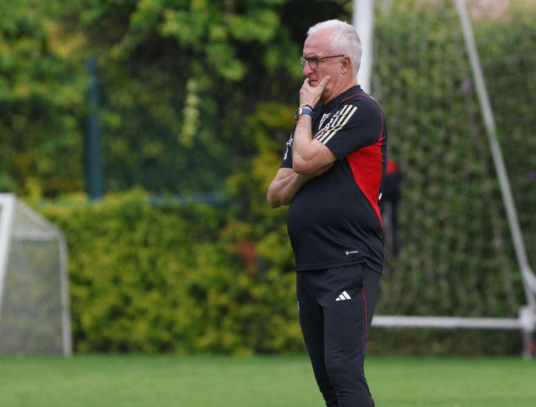 Dorival, técnico do São Paulo aguarda ter reforços para o duelo contra o Palmeiras, pelo jogo de volta das oitavas da Copa do Brasil 