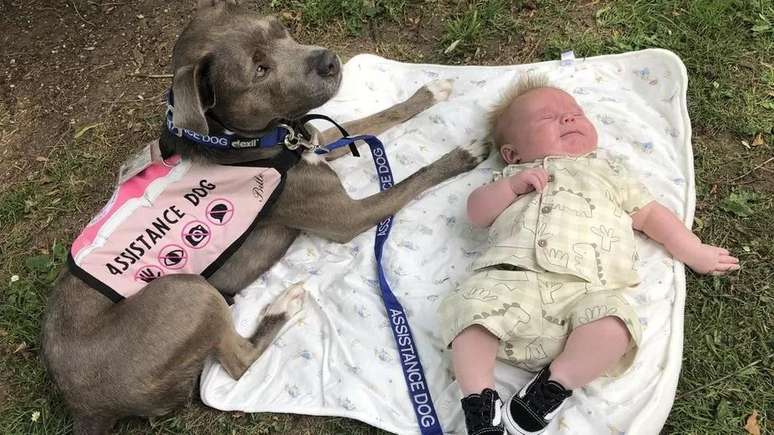 Bela e o bebê Olly que nasceu em maio