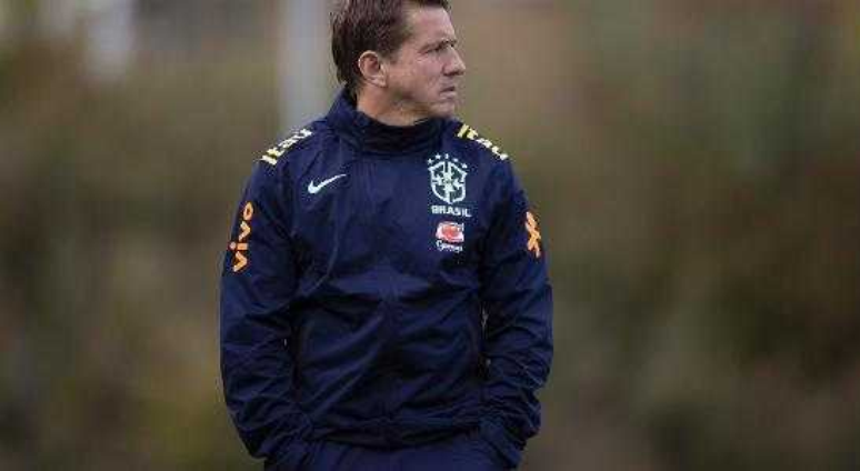 Juninho Paulista detalha regalias de Neymar na Sele&ccedil;&atilde;o &ndash;