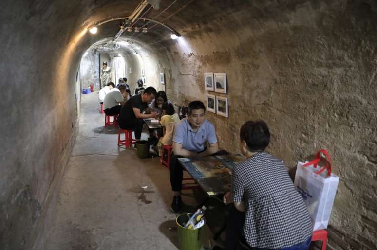 Onda de calor na China faz autoridades adaptarem abrigos antiaéreos