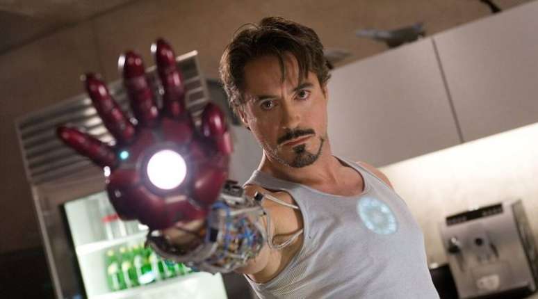 Robert Downey Jr. como Tony Stark/Homem de Ferro nos filmes da Marvel.