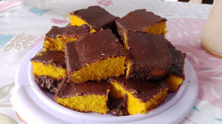 Carrot cake with a hard shell