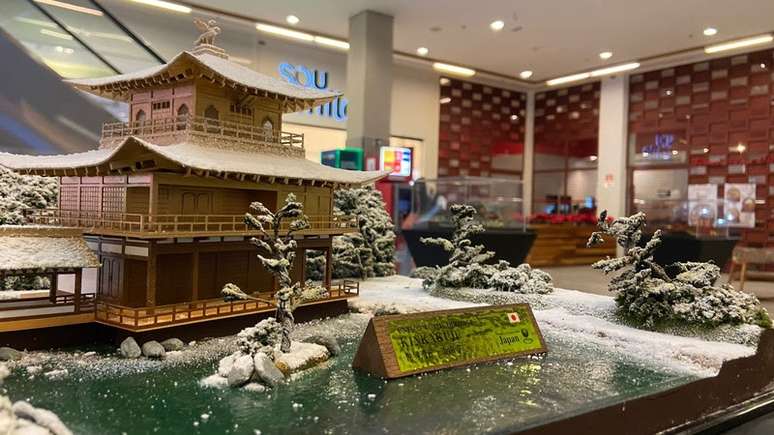 The exhibit brings miniatures of UNESCO World Heritage Sites in Japan