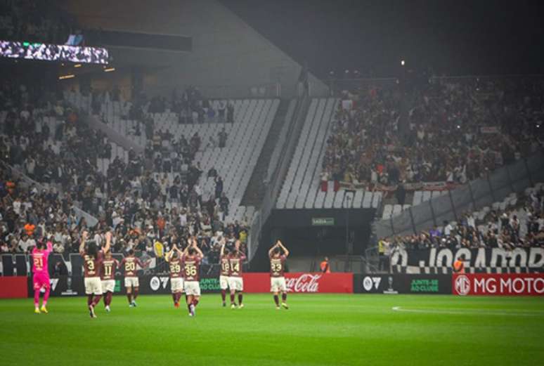 University athletic trainer arrested for racism after match against Corinthians