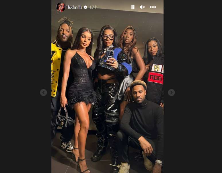 Ludmilla, Brunna e amigos antes da festa do jogador &ndash;