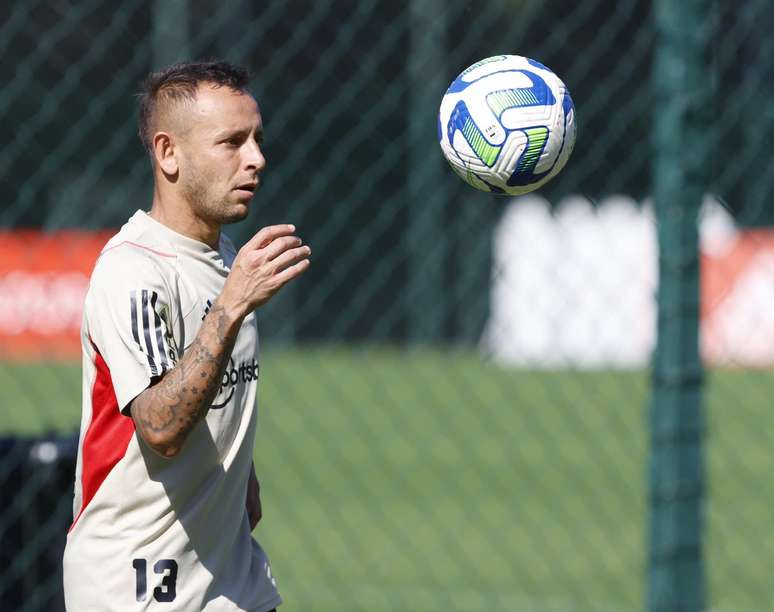 Grêmio finaliza preparativos para jogo decisivo contra Flamengo