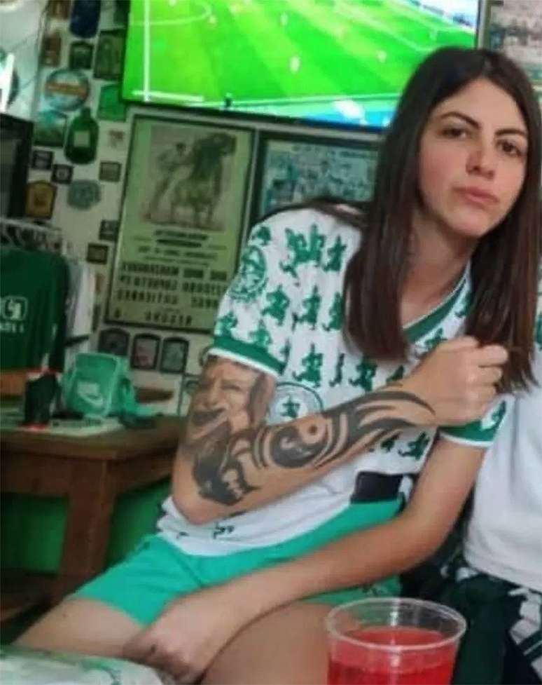 SP 10/07/2023 ESPORTE / FUTEBOL / TORCEDORA DO PALMEIRAS MORTA - A palmeirense Gabriela Anelli, de 23 anos, morreu depois de ser ferida durante uma briga entre torcedores do lado de fora do Allianz Parque, no sábado, na partida com o Flamengo. Segundo a Secretaria de Segurança Pública, ela foi atingida por uma garrafada no pescoço e levada em estado grave no Hospital Santa Casa, no centro de São Paulo, mas não resistiu aos ferimentos. O irmão de Gabriela, Felipe Anelli, confirmou a morte da palm