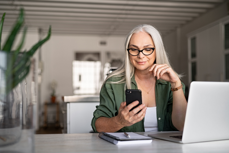 Para evitar cair em golpes online, é importante ficar atento aos detalhes, bem como desconfiar de atitudes suspeitas 