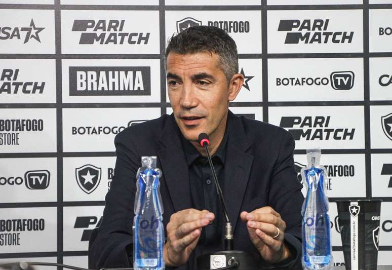 Bruno Lage é apresentado no Botafogo e elogia elenco: "Estão fazendo um ...