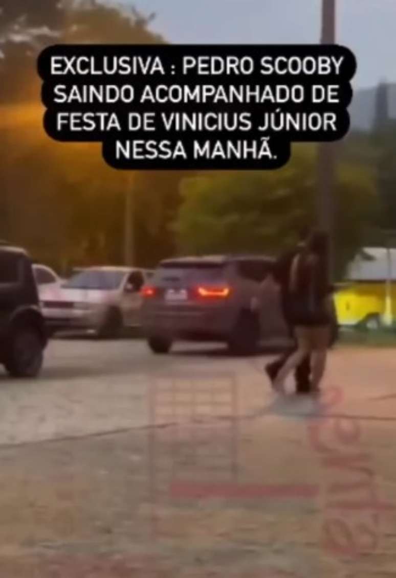 Pedro Scooby e mulher n&atilde;o identificada