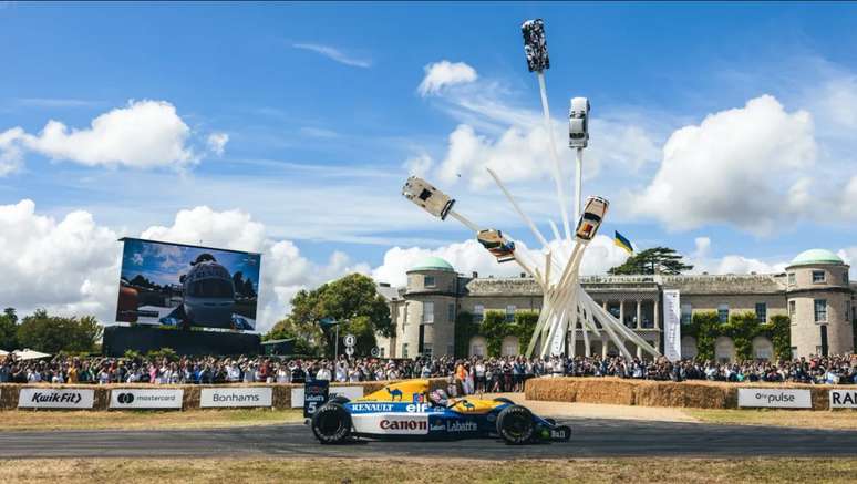 Nigel Mansell e a Williams FW14 no Festival of Speed de 2022