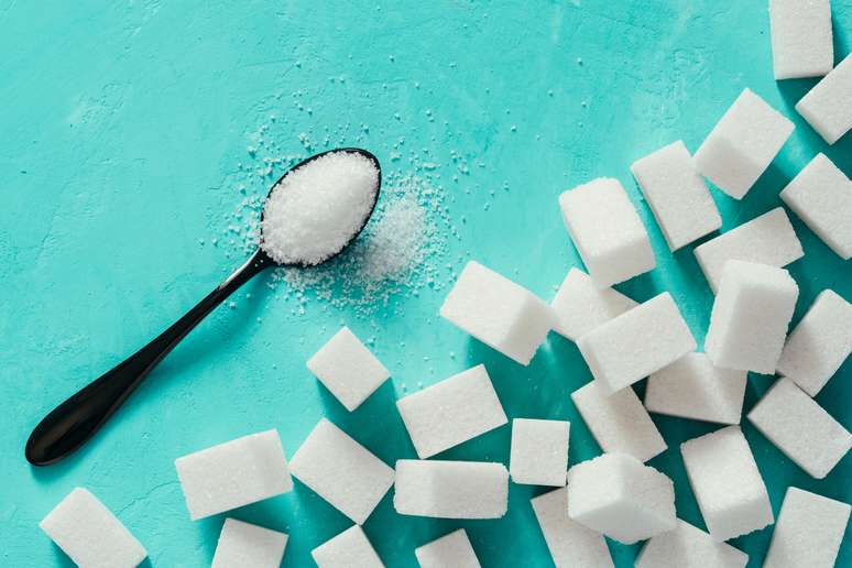 Quando se trata de trocar açúcar por sucralose, é importante considerar os malefícios de ambas as opções