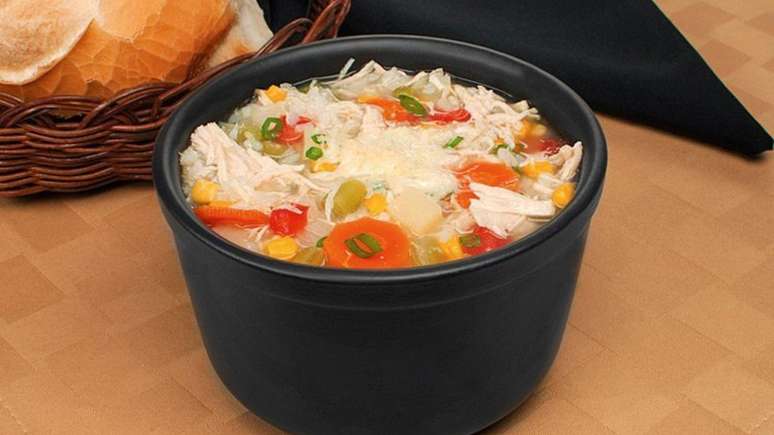 Canja de galinha cl&aacute;ssica