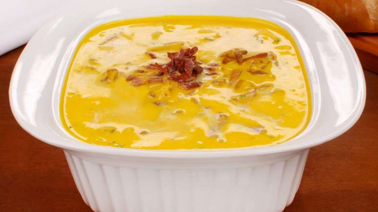 Caldo de ab&oacute;bora com carne-seca