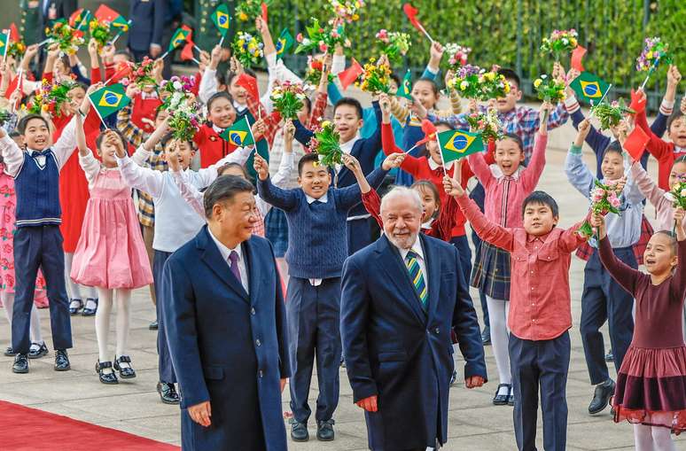 Xi Jinping e Lula em visita do líder brasileiro a Pequim, em abril