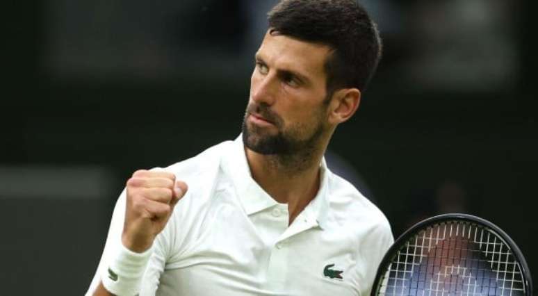 Djokovic bate Sinner, vai à final e mira 8° título em Wimbledon