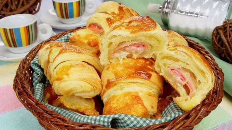 Croissant de presunto e queijo