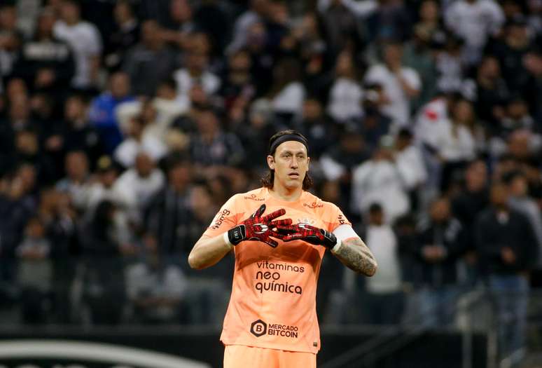 Cássio se torna o goleiro com mais pênaltis defendidos na história do  Corinthians