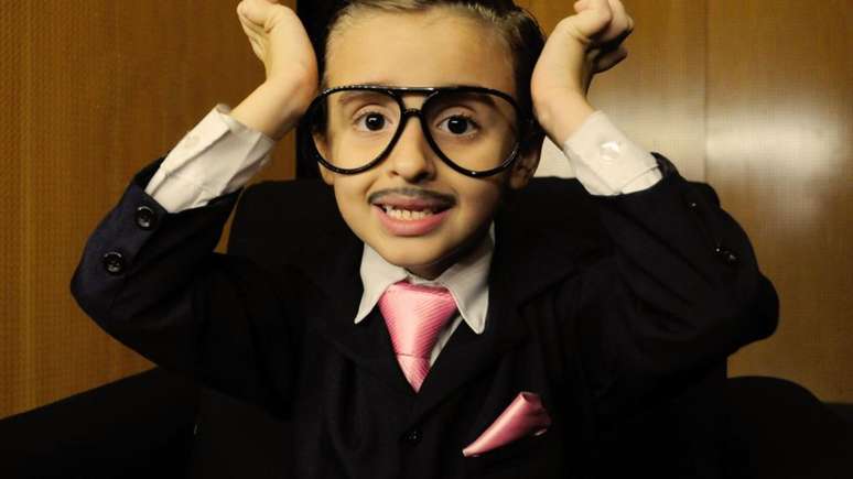 Vicente Alvite, Tonho of ‘Travessia’, makes his theater debut with ‘Escolinhazinha do Professor Raimundo’