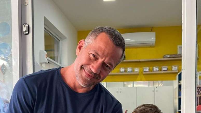 Malvino Salvador appears in a very rare video with his youngest son: ‘Excellent father!’
