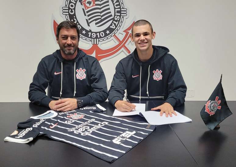 Gabriel Moscardo Renova Com O Corinthians Até Julho De 2026