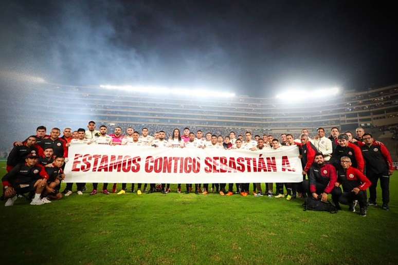 Jogadores e comissão técnica do Universitario enviam mensagem de apoio a Sebastián Avellino