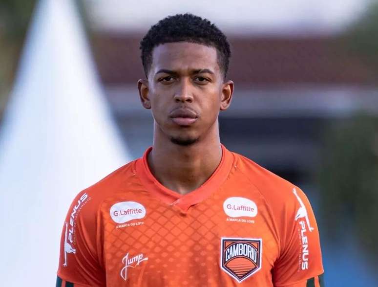 Carlinhos é artilheiro do Camboriú, com seis gols até agora