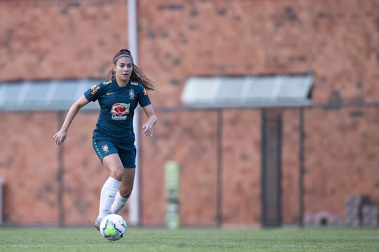 Seleção feminina encerra último período de preparação no Brasil