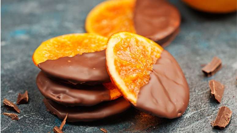 Find out how to make caramelized orange candies with chocolate