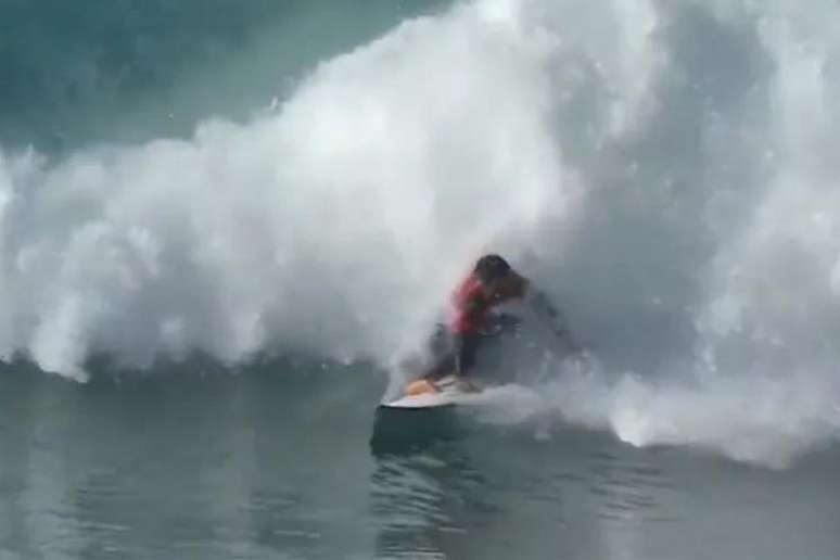 O surfista de Baía Formosa não suportou a dor e desistiu da etapa antes de seu término nesta terça-feira, 18