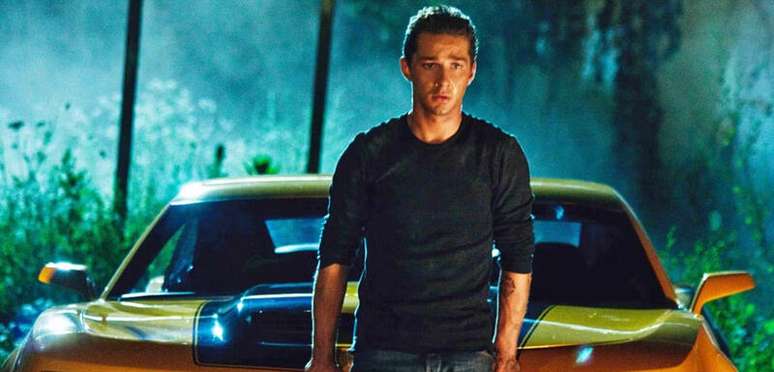 Shia LaBeouf como Sam Witwicky em Transformers