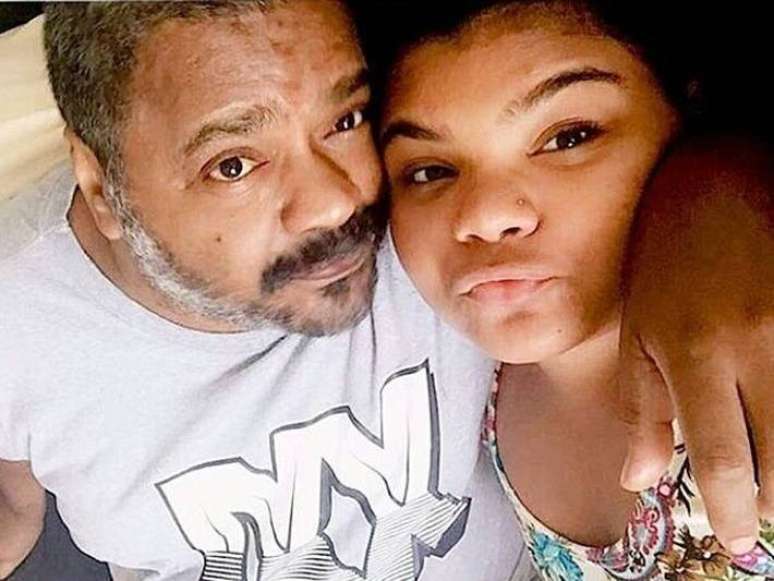 Arlindo Cruz and his daughter, Flora Cruz Arlindo Cruz and his daughter, Flora Cruz