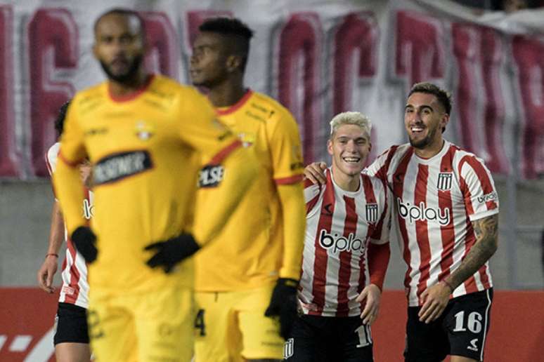 Estudiantes Amassa Barcelona E Enfrenta O Goiás Nas Oitavas Da Sul ...