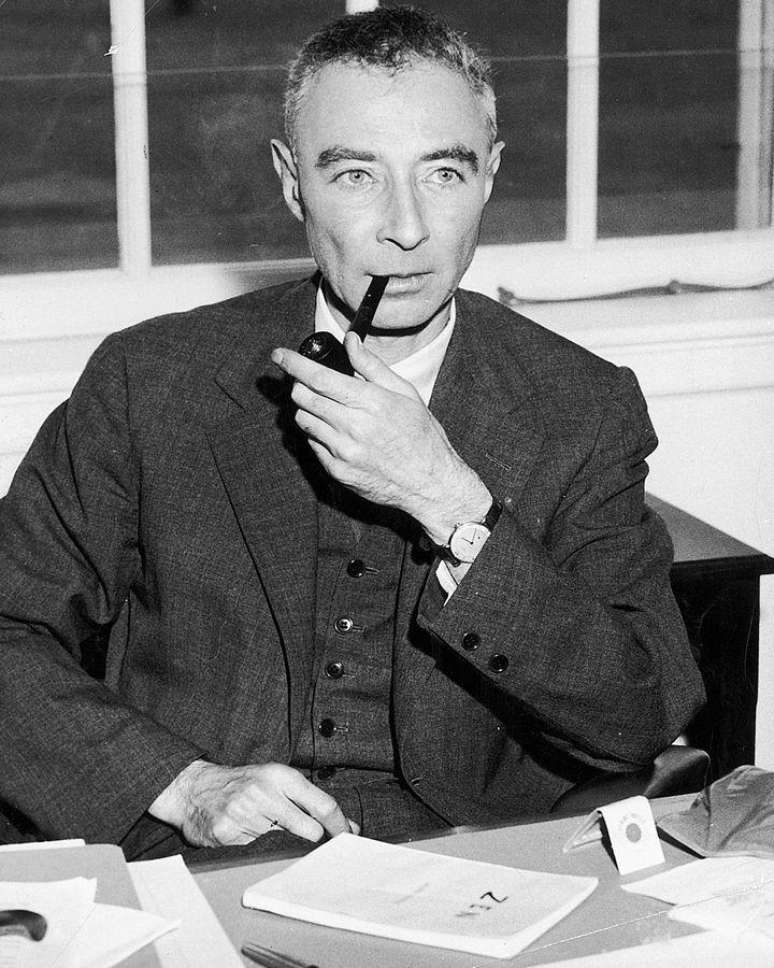 Robert Oppenheimer lia de tudo, desde poesia até filosofia oriental