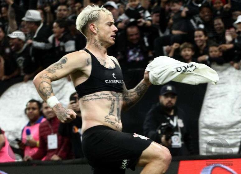 Róger Guedes lidera Corinthians, que avança na Conmebol Sul-Americana