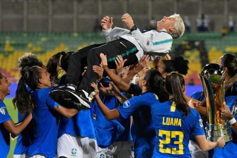 Pesquisa Atlas: 52% dos brasileiros acreditam que a Seleção Brasileira  vencerá Copa do Mundo Feminina de 2023