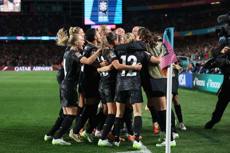 Abertura da Copa Feminina: Nova Zelândia e Noruega fazem o