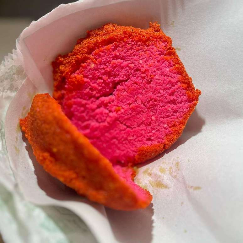 Acaraj&eacute; rosa em homenagem a filme da Barbie.