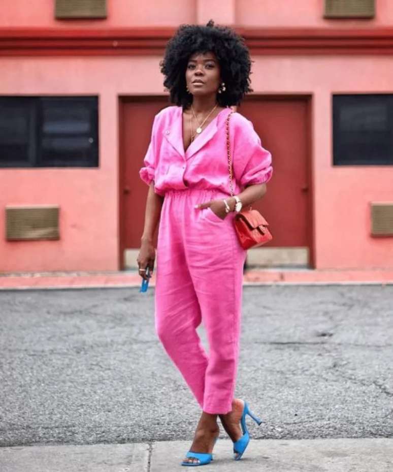 A more serious Barbiecore look