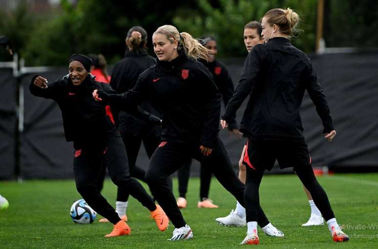 Seleção americana treina animadamente na véspera de sua estreia na Copa feminina 2023, contra as vietnamitas – Saeed Khan/AFP via Getty Images