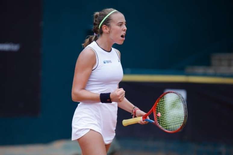 Olivia Carneiro smashes the Chinese and goes to the semifinals in Bogota Olivia Carneiro smashes the Chinese and goes to the semifinals in Bogota