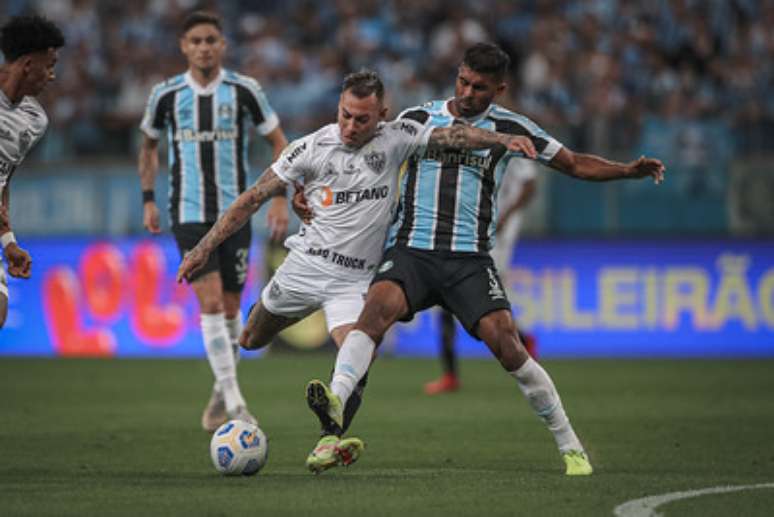 Atlético-MG 3 x 0 Grêmio  Campeonato Brasileiro: melhores momentos