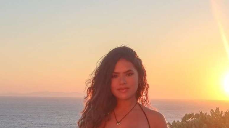 Maisa oozes beauty and steals the show in a black dress