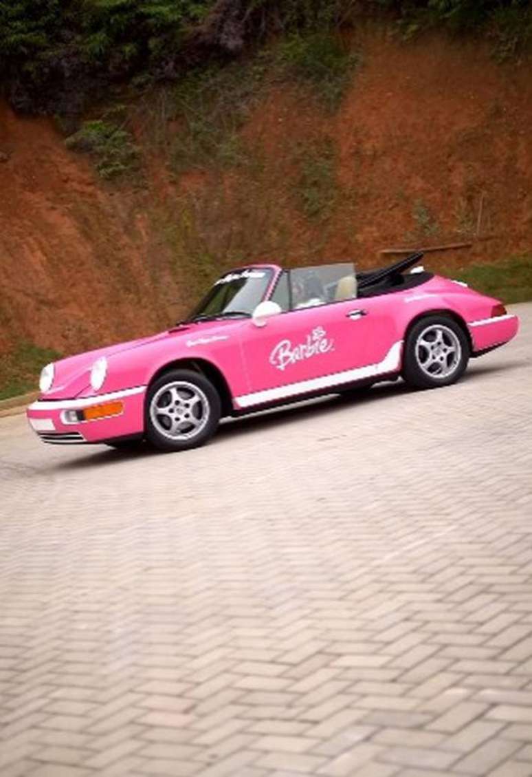 Empresária de Balneário Camboriú transforma Porsche em carro da Barbie